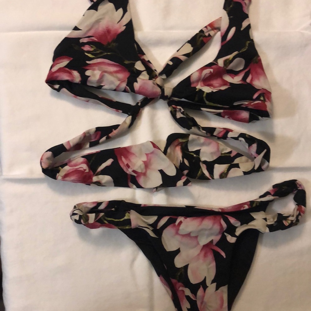 Frankies bikini set! Small